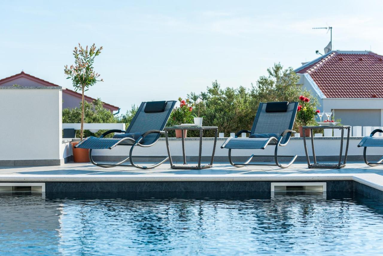 Villa Magnifica Apartments With Pool Novalja Buitenkant foto