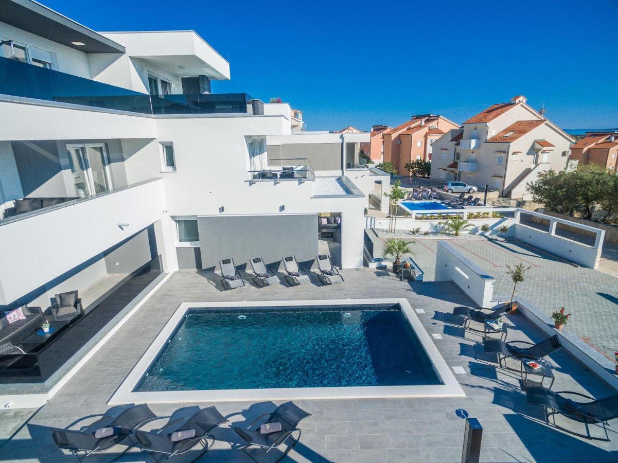 Villa Magnifica Apartments With Pool Novalja Buitenkant foto