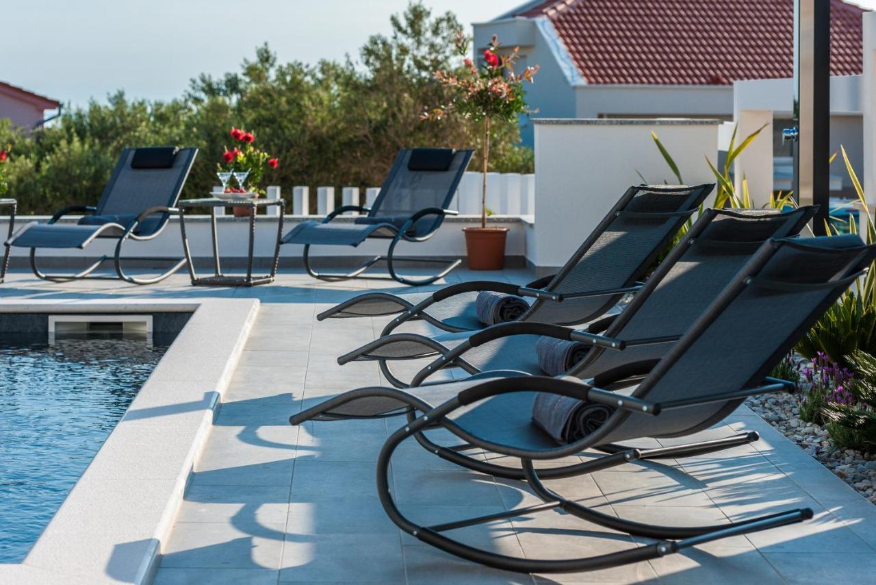 Villa Magnifica Apartments With Pool Novalja Buitenkant foto
