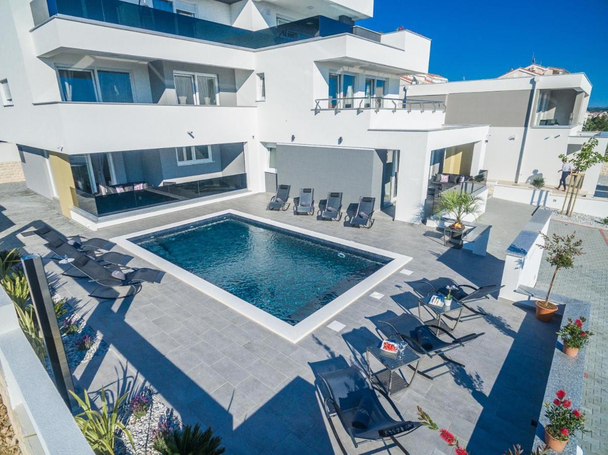 Villa Magnifica Apartments With Pool Novalja Buitenkant foto