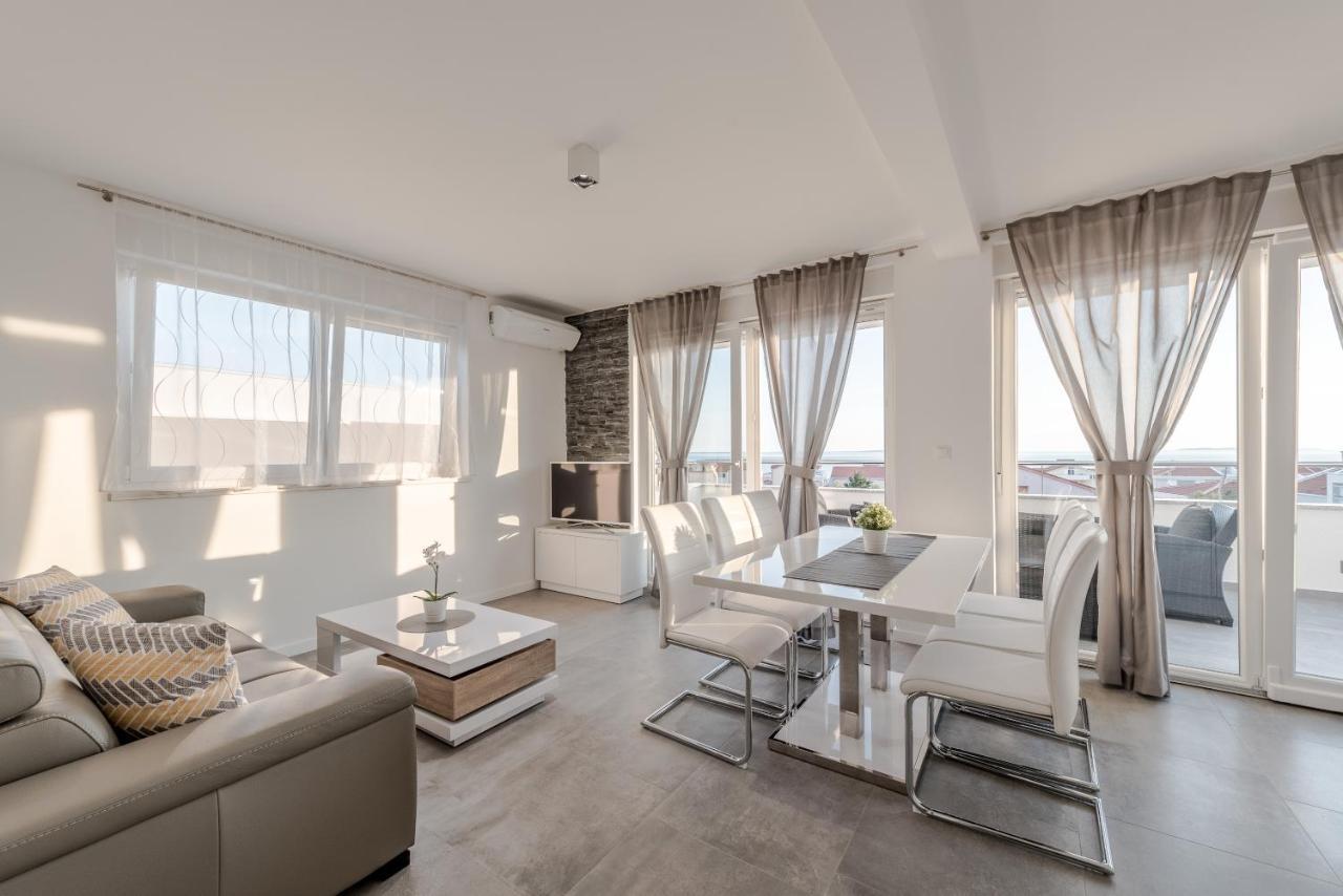 Villa Magnifica Apartments With Pool Novalja Buitenkant foto