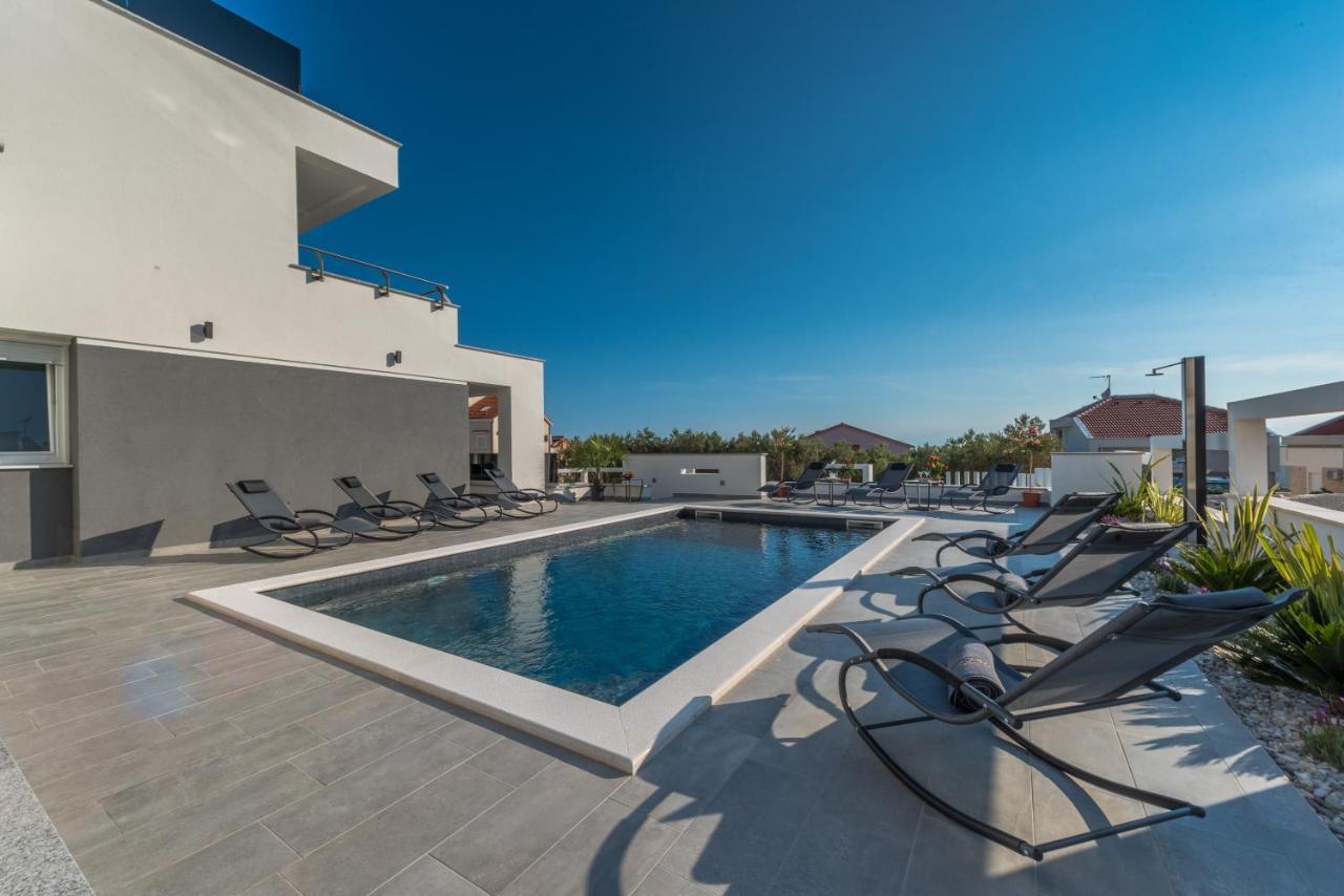 Villa Magnifica Apartments With Pool Novalja Buitenkant foto